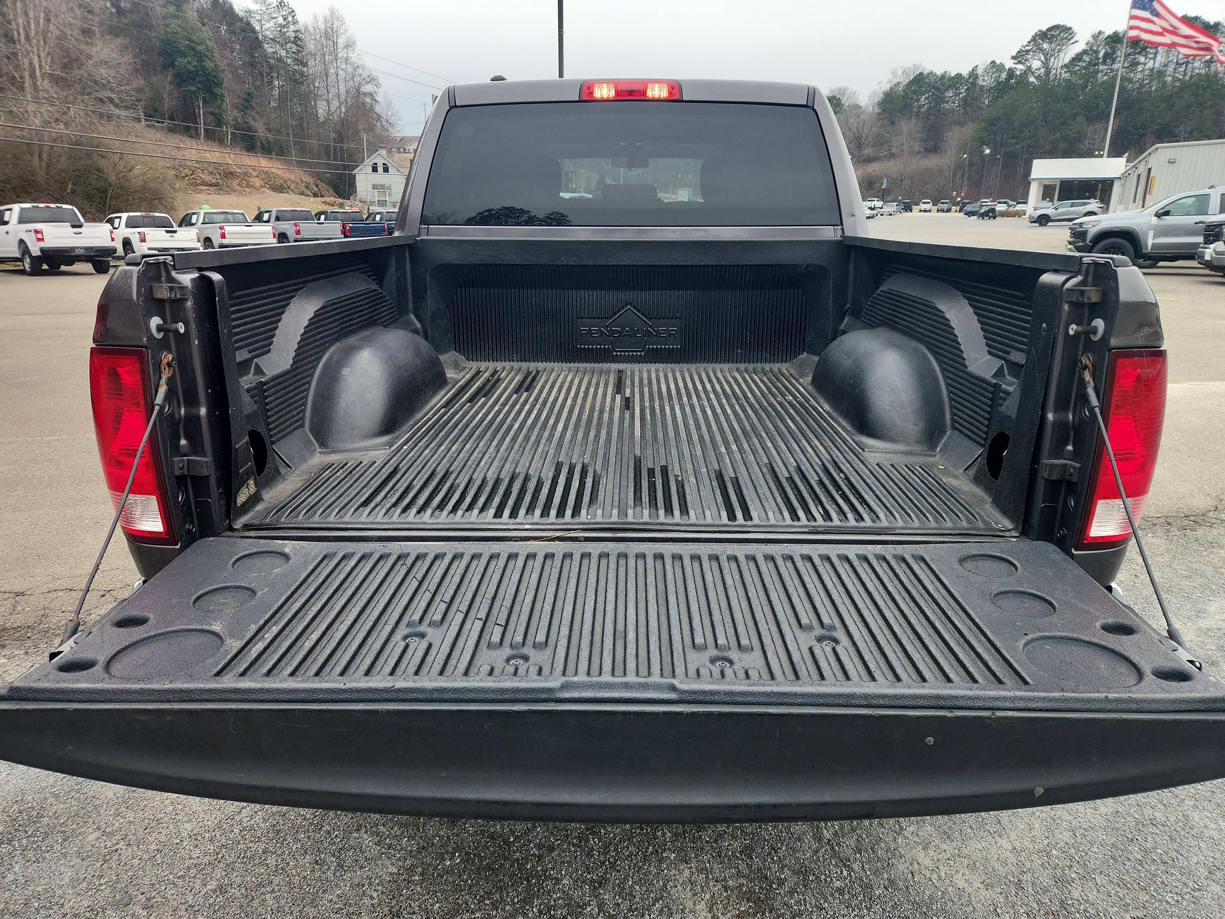 Used 2021 RAM 1500 Classic SLT image 30