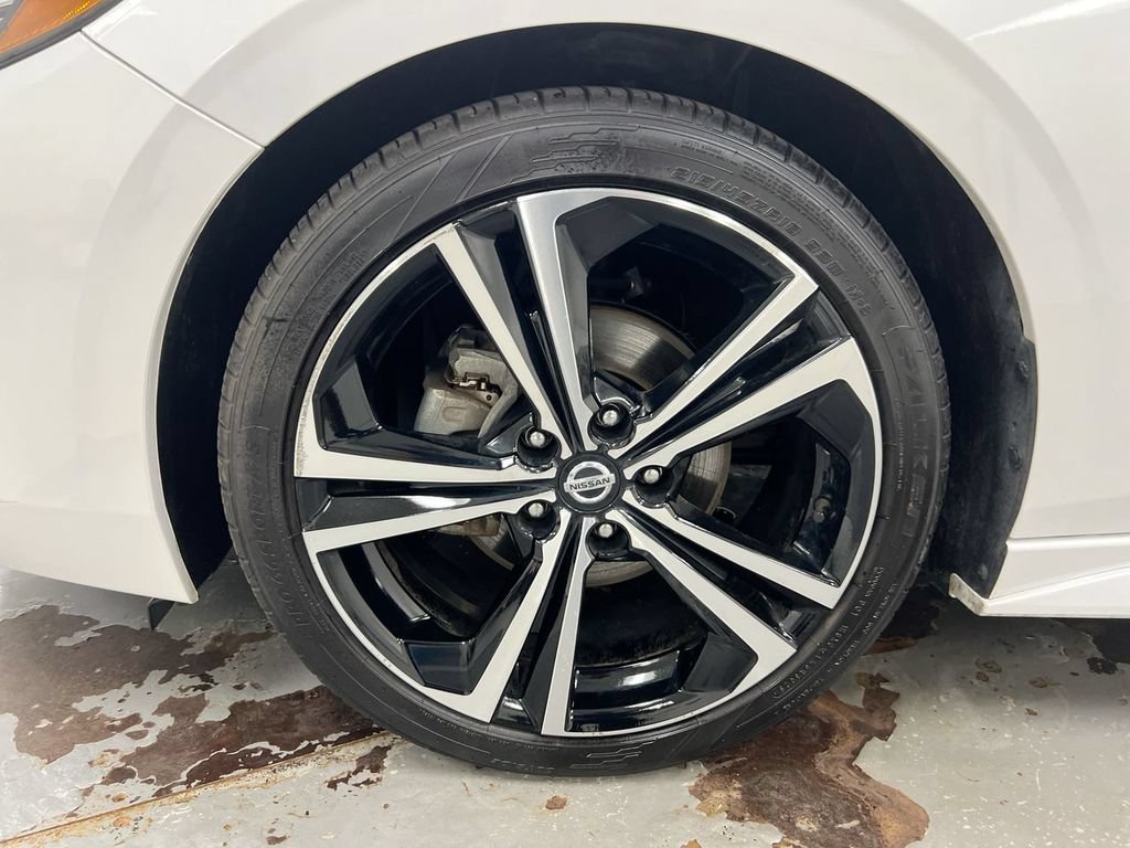 Used 2022 Nissan Sentra SR w/ Electronics Package FWD image 26