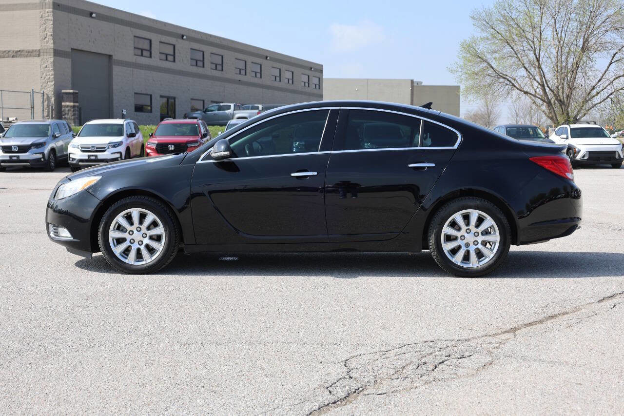 Used 2013 Buick Regal Leather FWD image 8