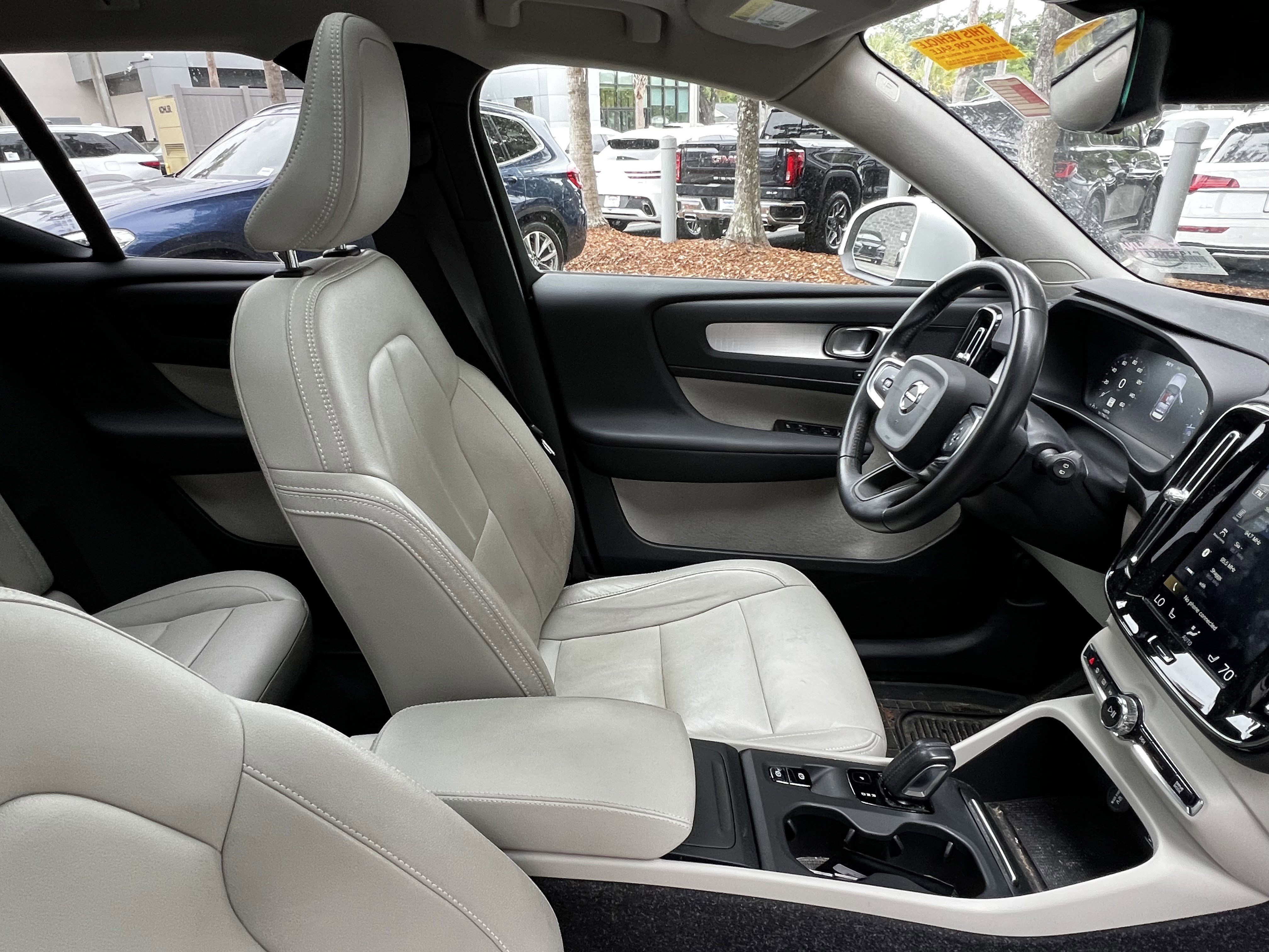 Used 2021 Volvo XC40 T5 Momentum w/ Protection Package Premier AWD/4WD image 46