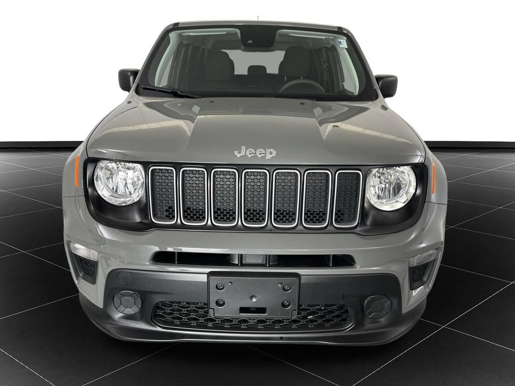 Used 2023 Jeep Renegade Latitude AWD/4WD image 8