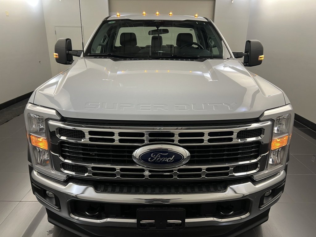 New 2026 Ford F550 4x4 Regular Cab Super Duty image 2
