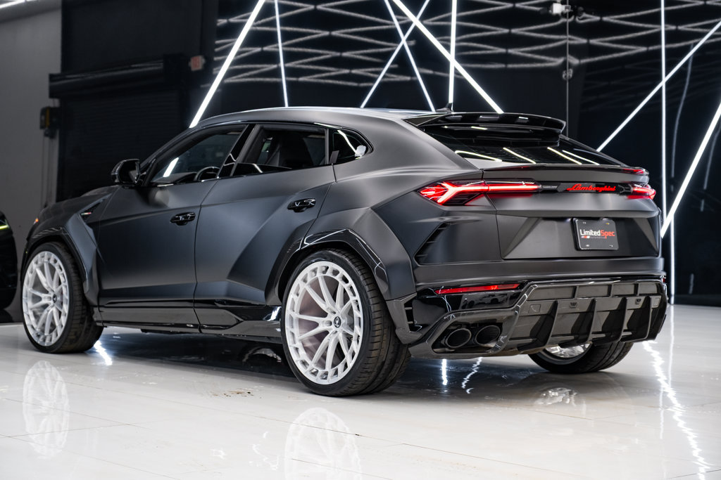 Used 2021 Lamborghini Urus AWD/4WD image 10