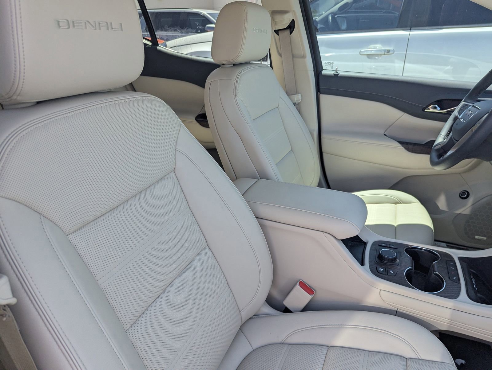 Used 2023 GMC Acadia Denali w/ Denali Ultimate Package image 6