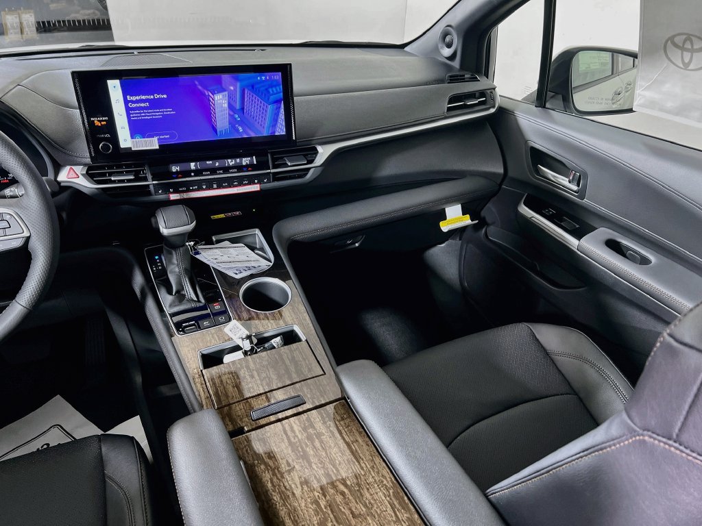 New 2026 Toyota Sienna Platinum AWD/4WD image 18