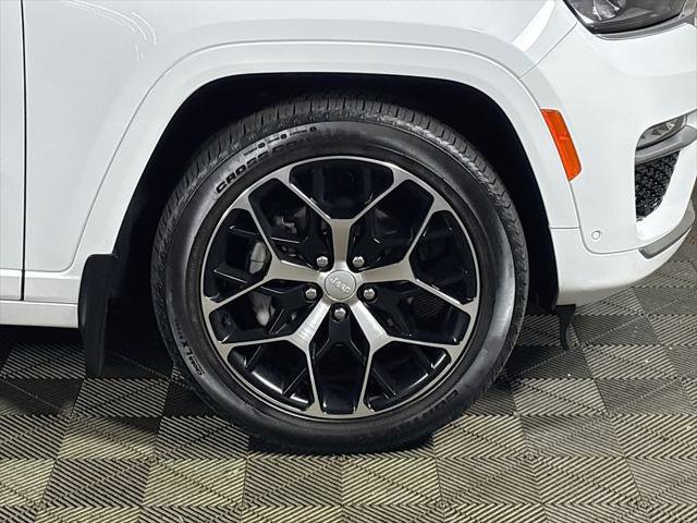 Certified 2025 Jeep Grand Cherokee Summit AWD/4WD image 25