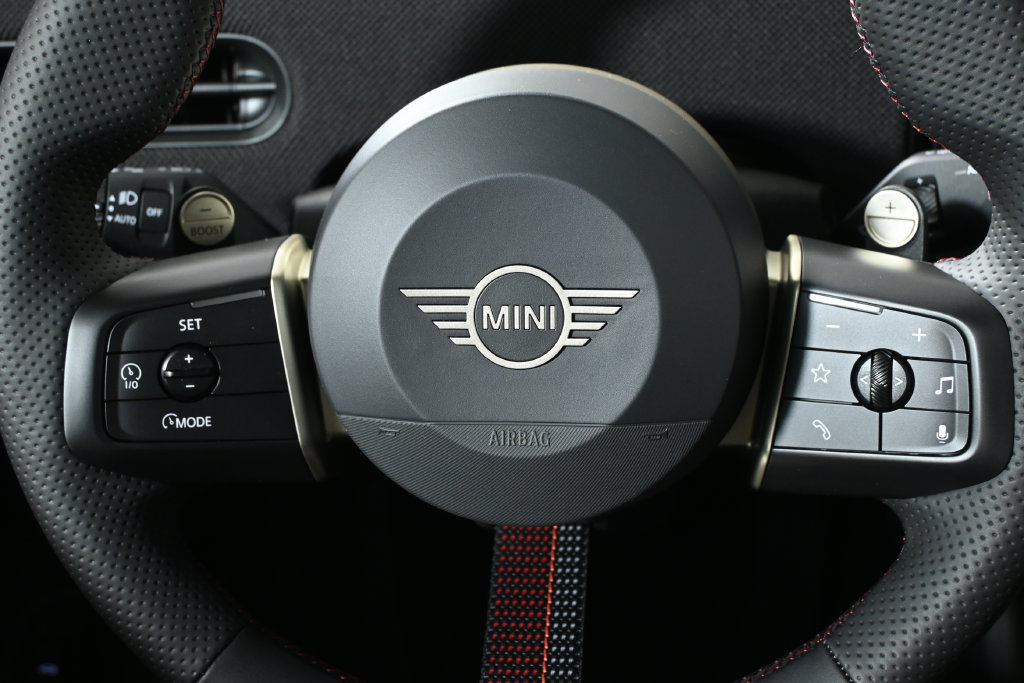 Used 2026 MINI Cooper S FWD image 19