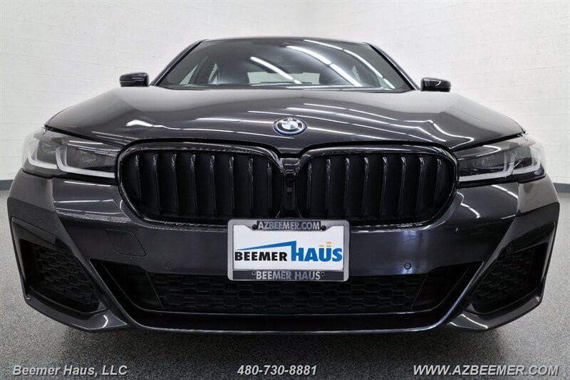 Used 2023 BMW 530e w/ M Sport Package RWD image 6
