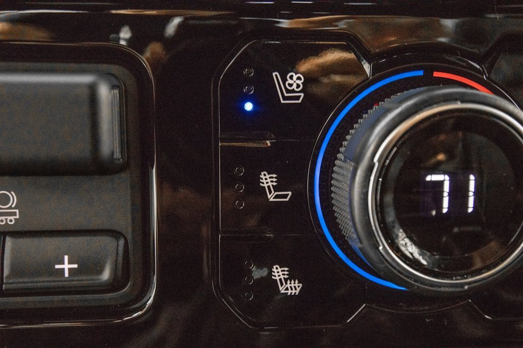 Used 2024 Chevrolet Silverado 1500 ZR2 w/ Technology Package image 23