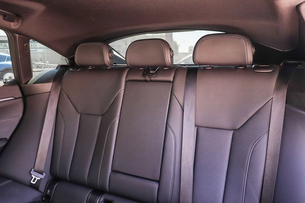 Used 2023 BMW i4 eDrive40 w/ Premium Package image 18