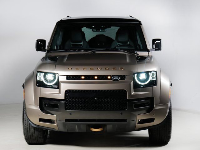Certified 2025 Land Rover Defender 110 AWD/4WD image 8