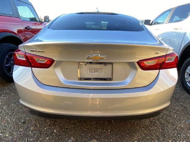 Used 2017 Chevrolet Malibu LT FWD image 3