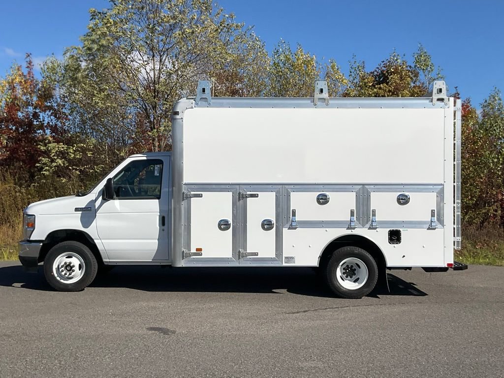 New 2026 Ford E-450 and Econoline 450 Super Duty w/ Power Equipment Group RWD image 27