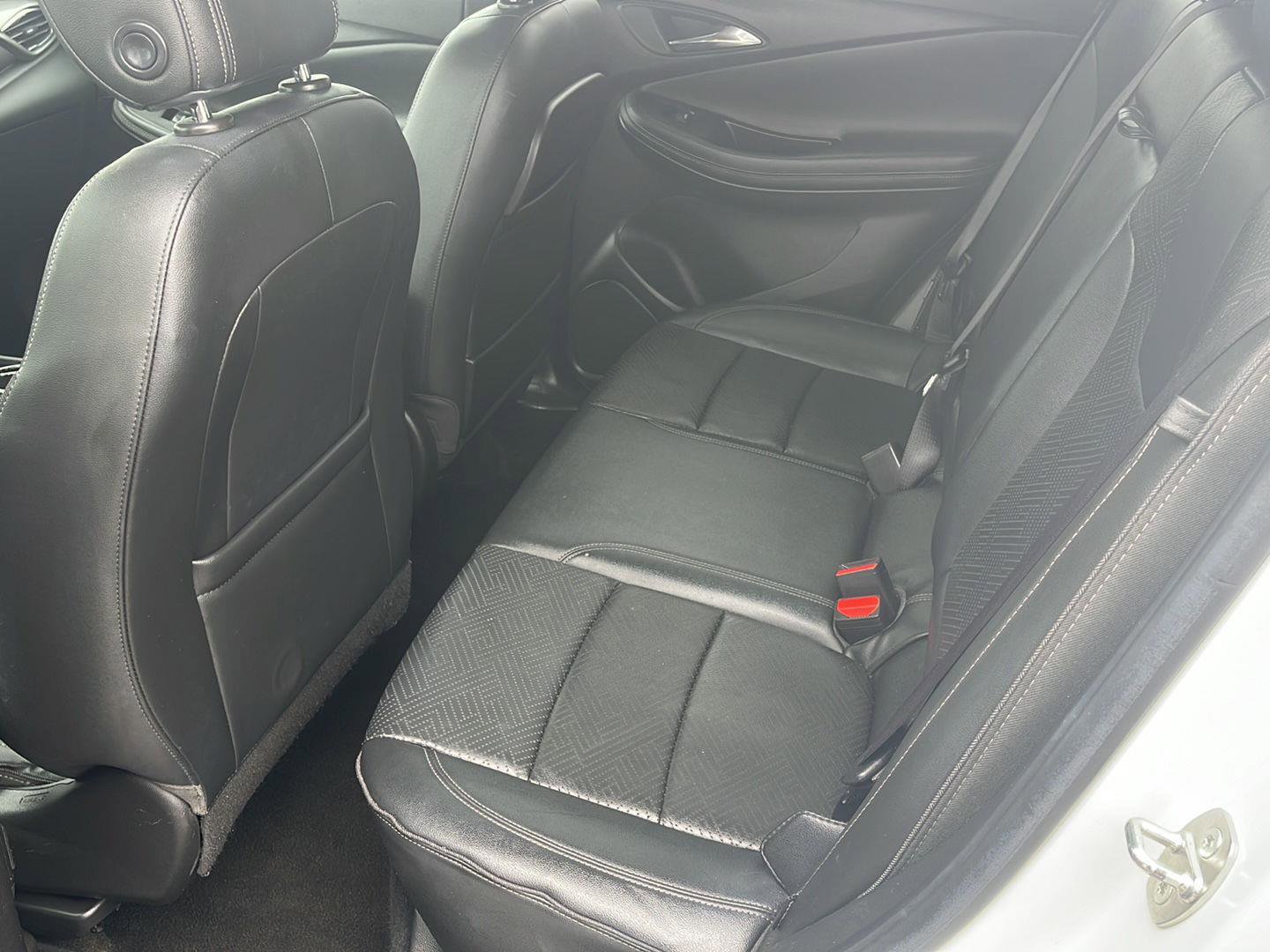 Used 2022 Buick Encore GX Essence w/ Experience Buick Package image 7