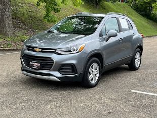 Used 2020 Chevrolet Trax LT w/ LT Convenience Package AWD/4WD image 23