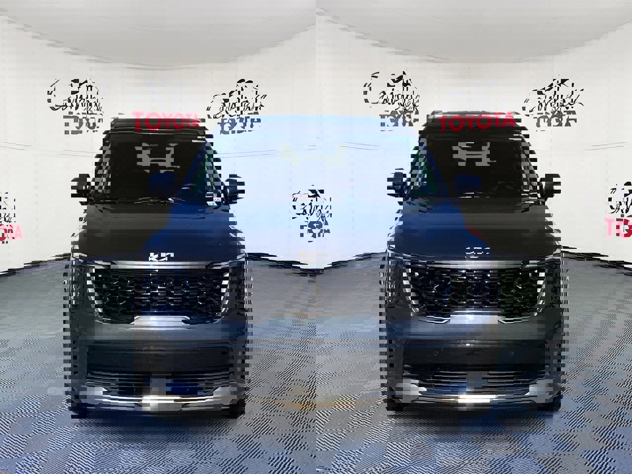 Used 2024 Kia Sorento S image 3