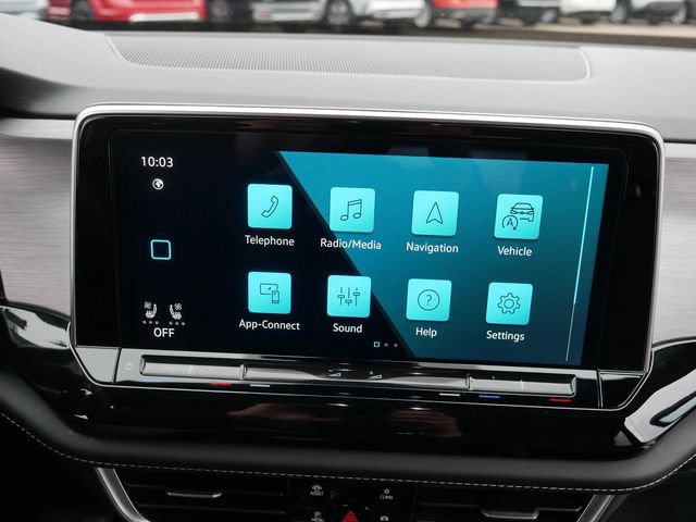 Certified 2025 Volkswagen Atlas Cross Sport SE FWD image 30