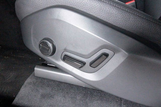 Certified 2025 Volvo XC90 B6 Plus w/ Protection Package Premier image 13