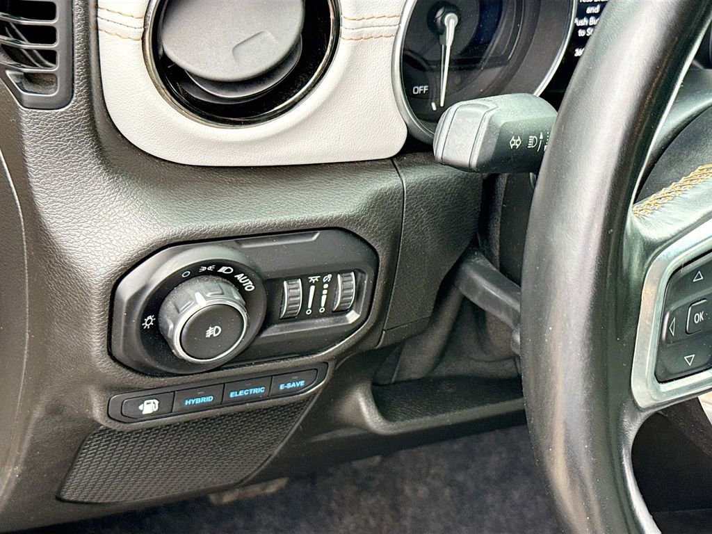 Used 2021 Jeep Wrangler Unlimited Sahara image 11