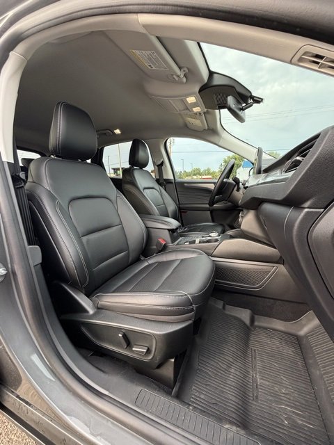 Used 2022 Ford Escape Titanium w/ Class II Trailer Tow Package image 14