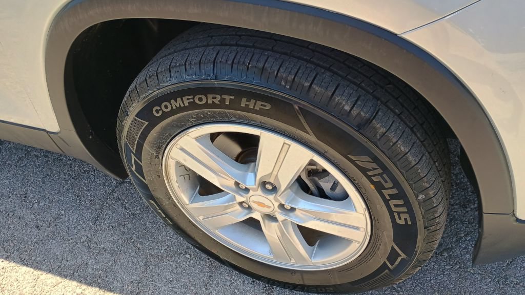 Used 2019 Chevrolet Trax LT w/ LT Convenience Package AWD/4WD image 35