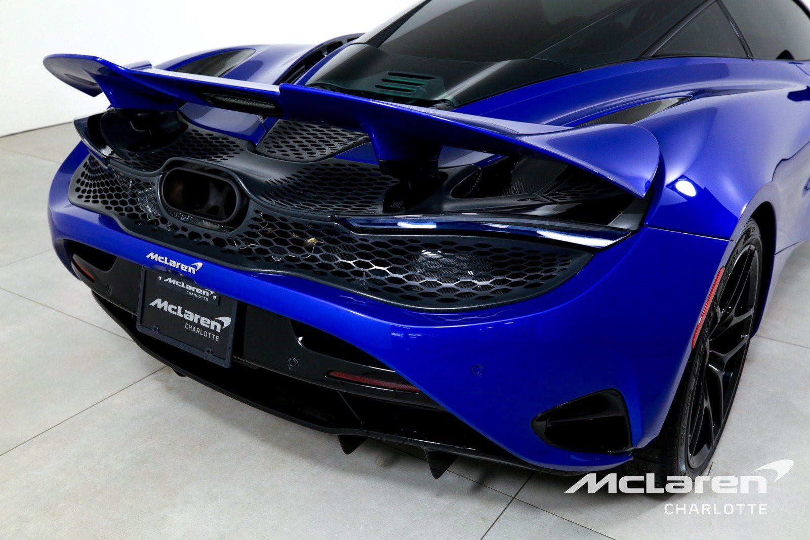 Used 2025 McLaren 750S RWD image 30