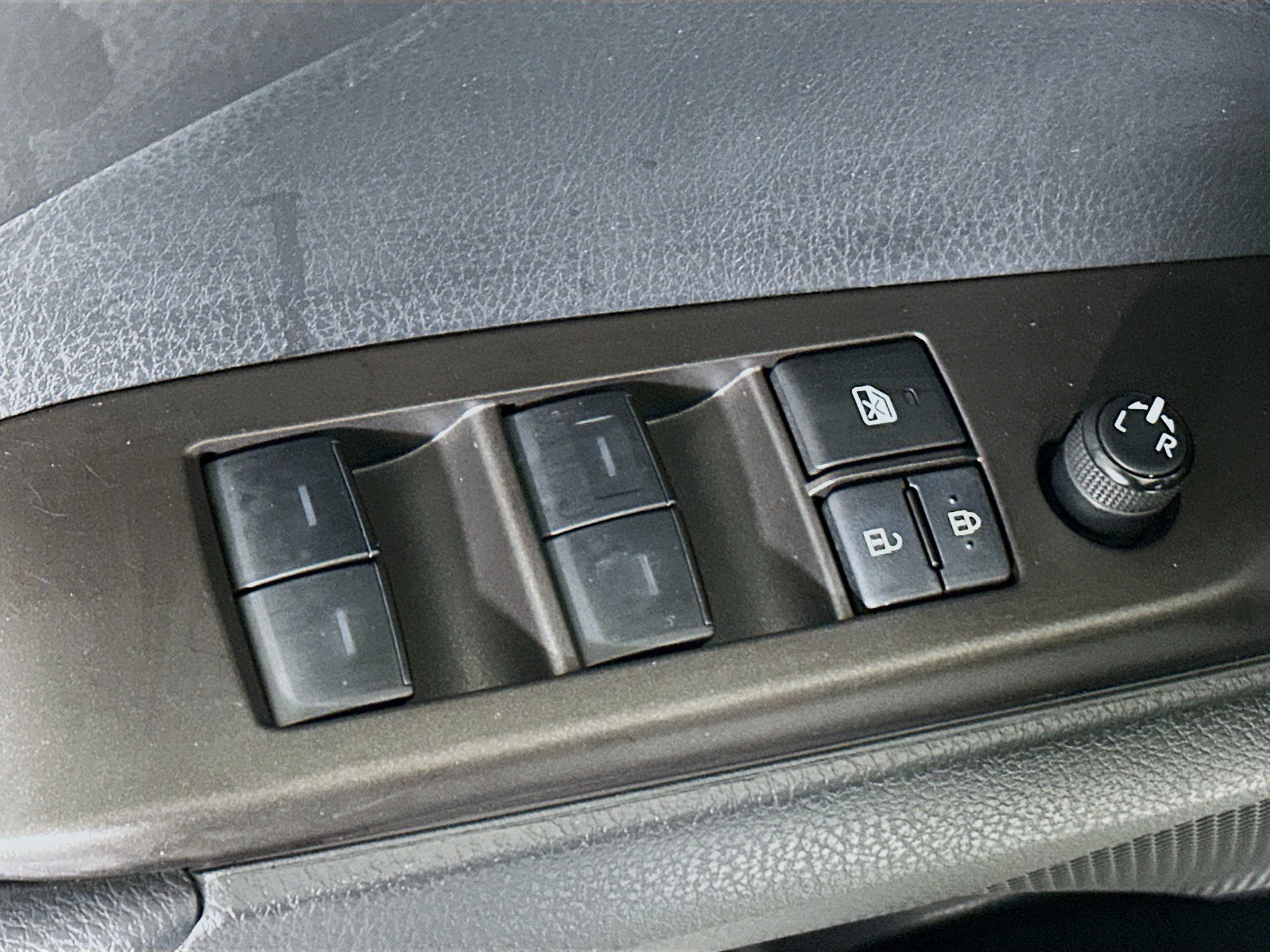 Used 2024 Toyota Camry LE w/ Convenience Package FWD image 12
