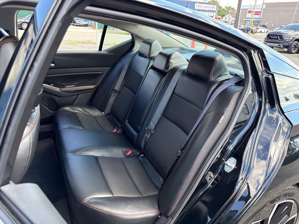 Used 2024 Nissan Altima 2.5 SR FWD image 28