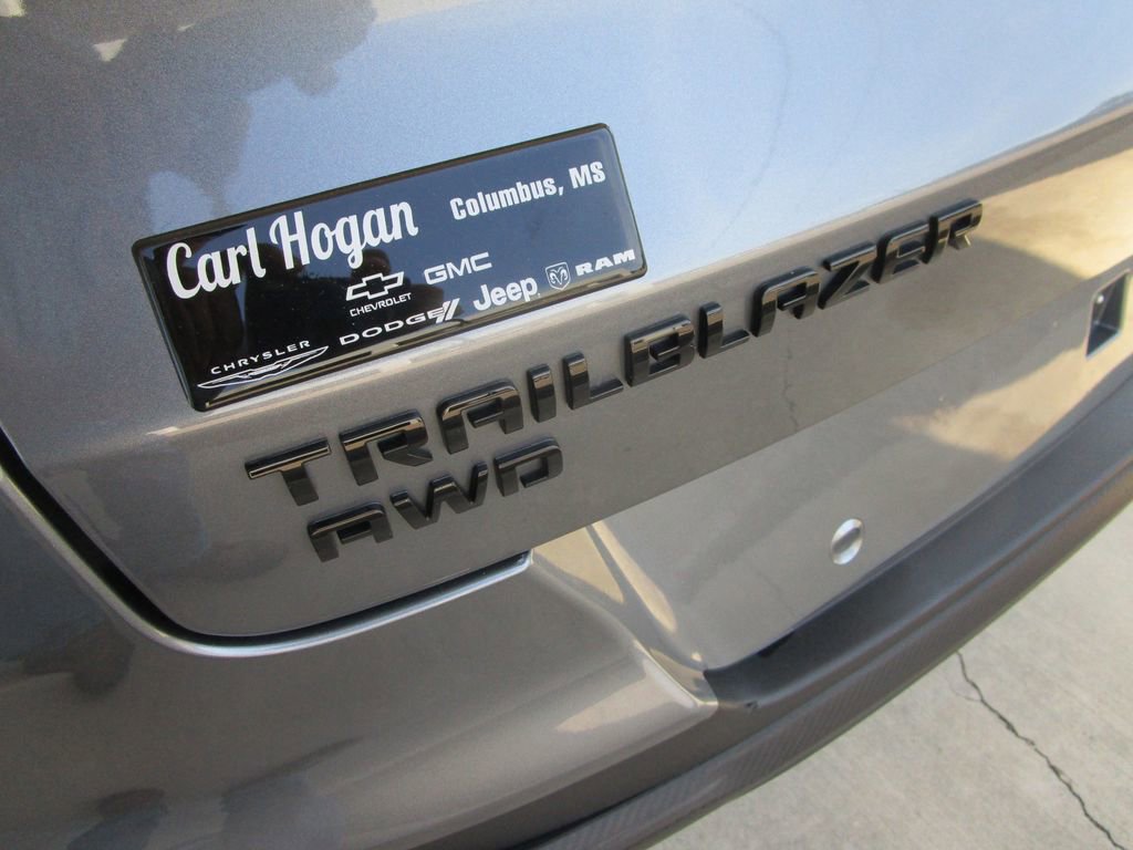 Used 2022 Chevrolet TrailBlazer RS w/ Sun and Liftgate Package image 11