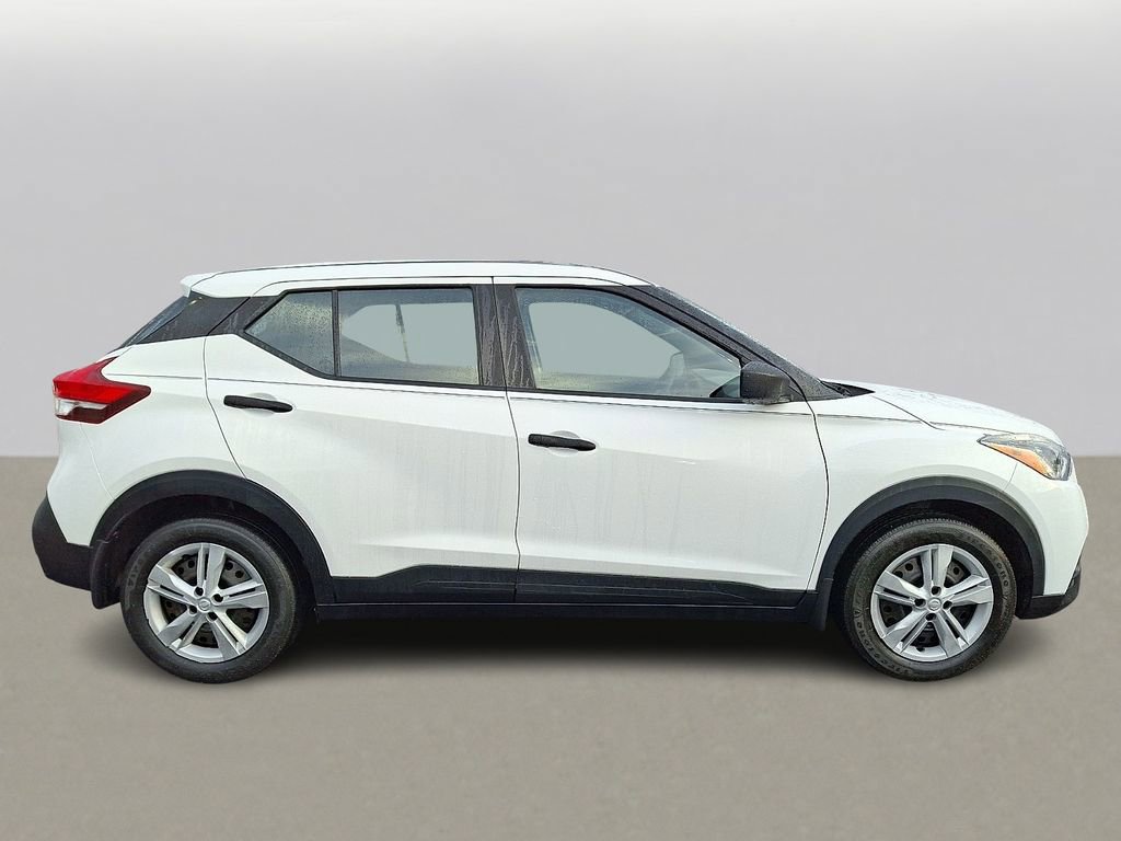 Used 2020 Nissan Kicks S image 4