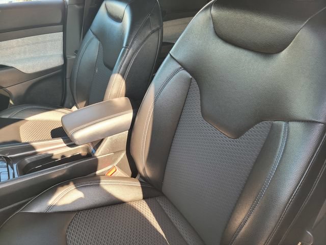 Used 2024 Jeep Compass Latitude AWD/4WD image 13