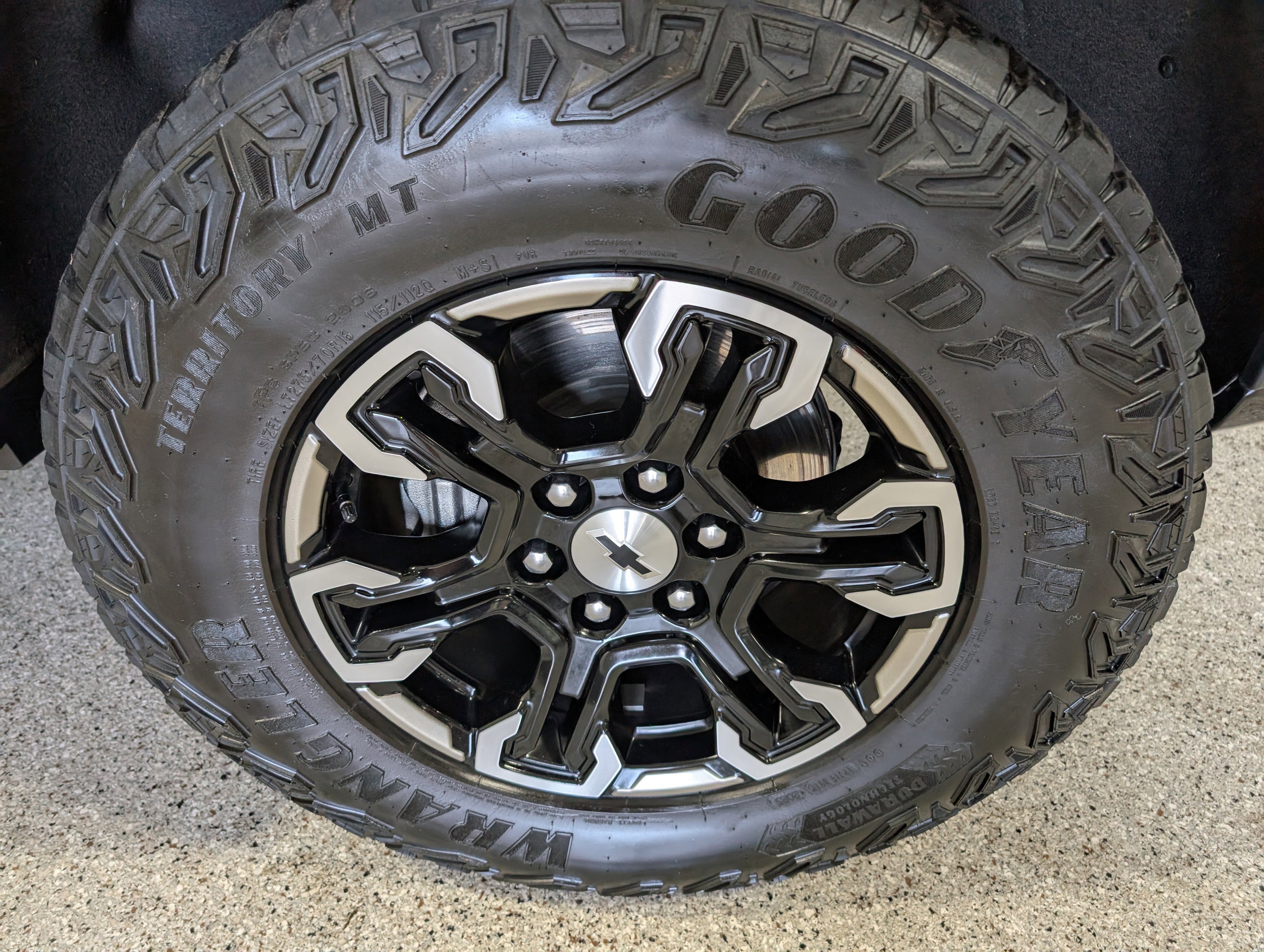 Used 2024 Chevrolet Silverado 1500 ZR2 w/ Technology Package image 14