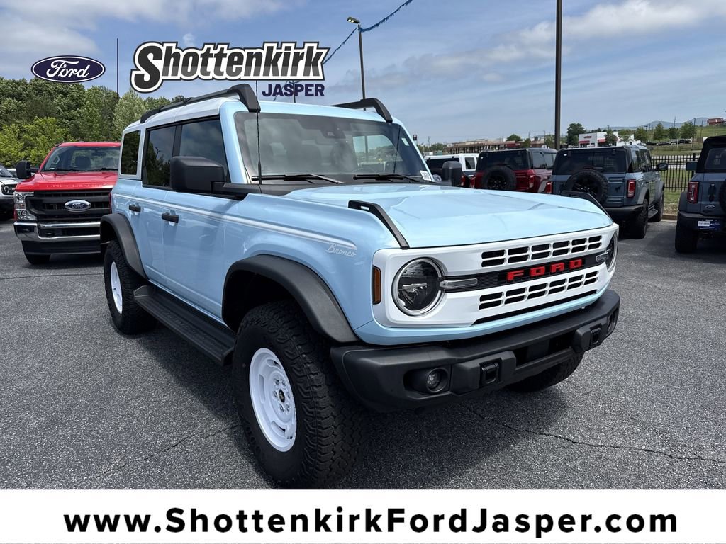 Used 2025 Ford Bronco Heritage Edition AWD/4WD image 1