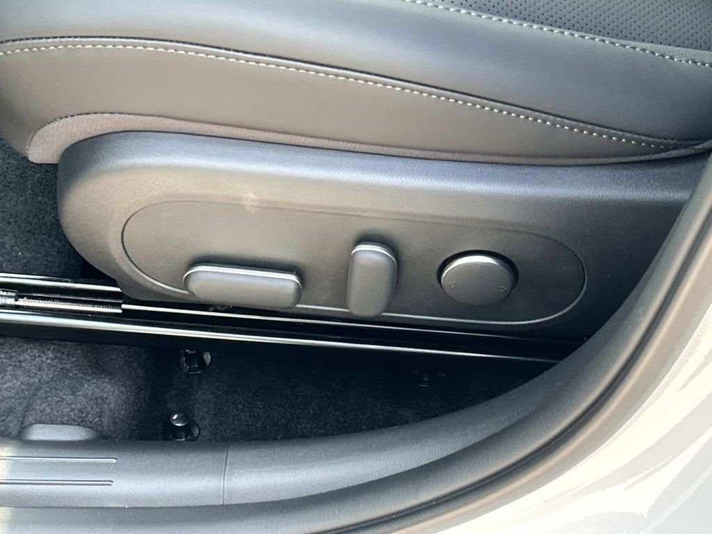 New 2026 Hyundai Kona SEL Premium FWD image 16