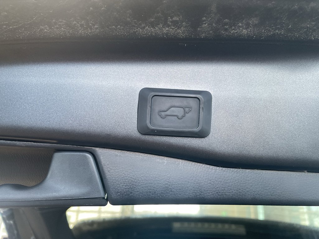 Used 2022 Toyota RAV4 Limited w/ Limited Grade Weather Package image 10