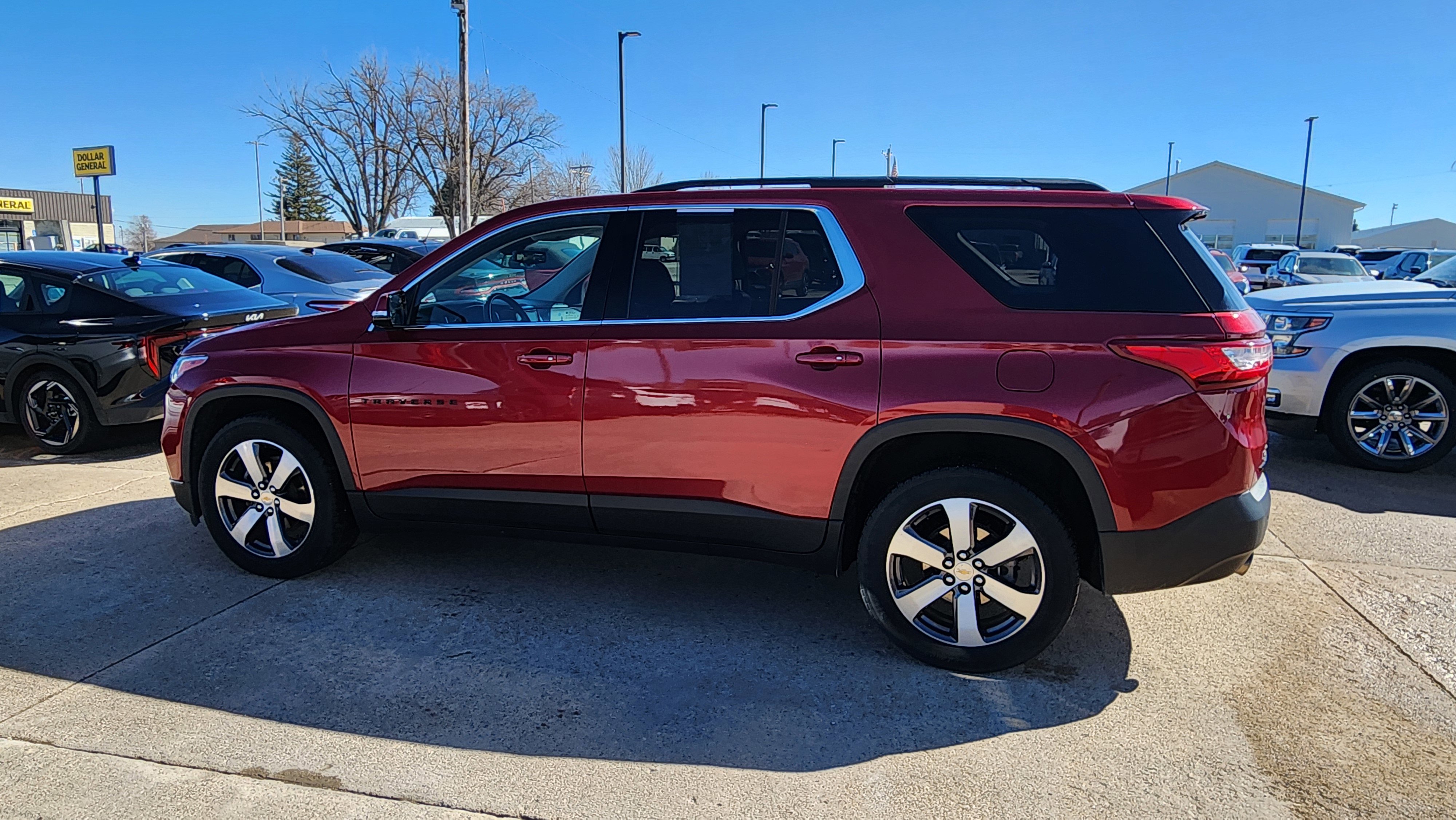 Used 2020 Chevrolet Traverse LT w/ LT Premium Package image 8