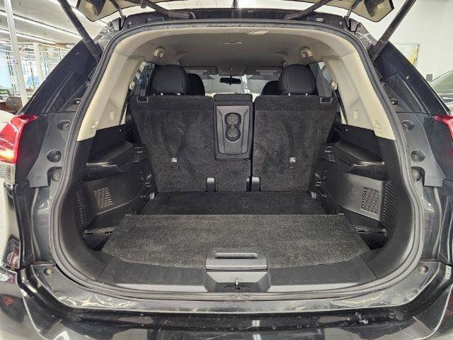 Used 2018 Nissan Rogue SV AWD/4WD image 39