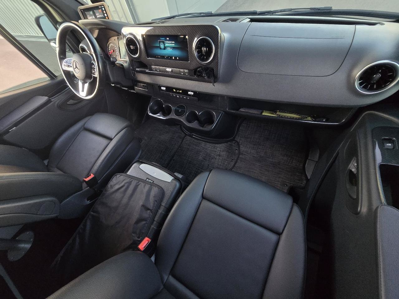 Used 2020 Mercedes-Benz Sprinter 2500 image 13