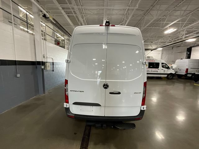 Used 2025 Mercedes-Benz Sprinter 2500 image 5