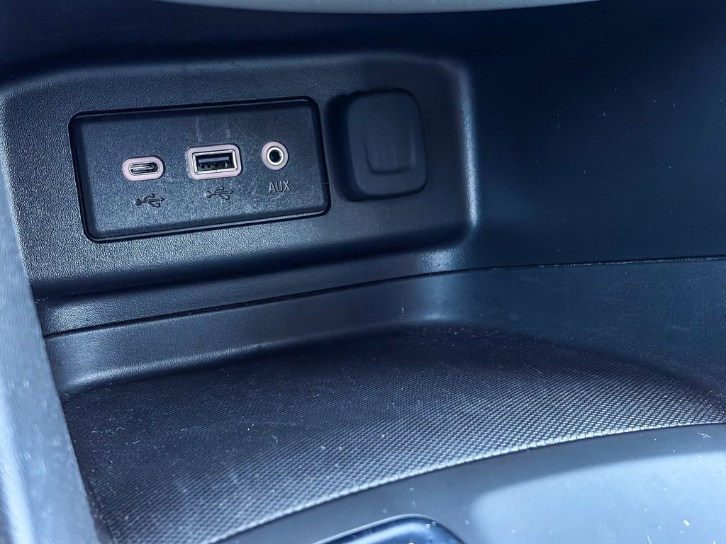 Used 2022 Chevrolet Equinox LS w/ LS Convenience Package image 30