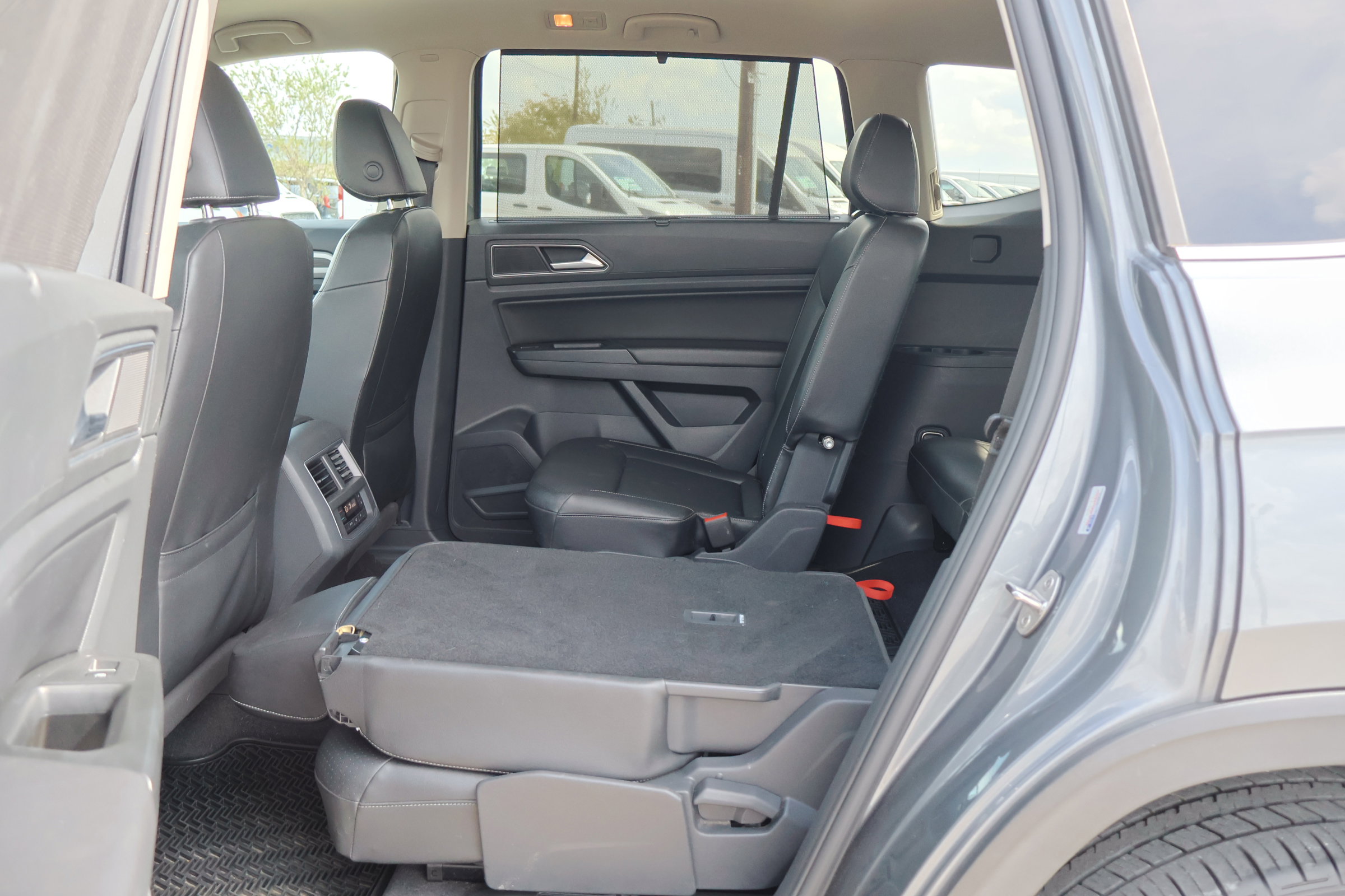 Used 2019 Volkswagen Atlas SEL R-Line image 32