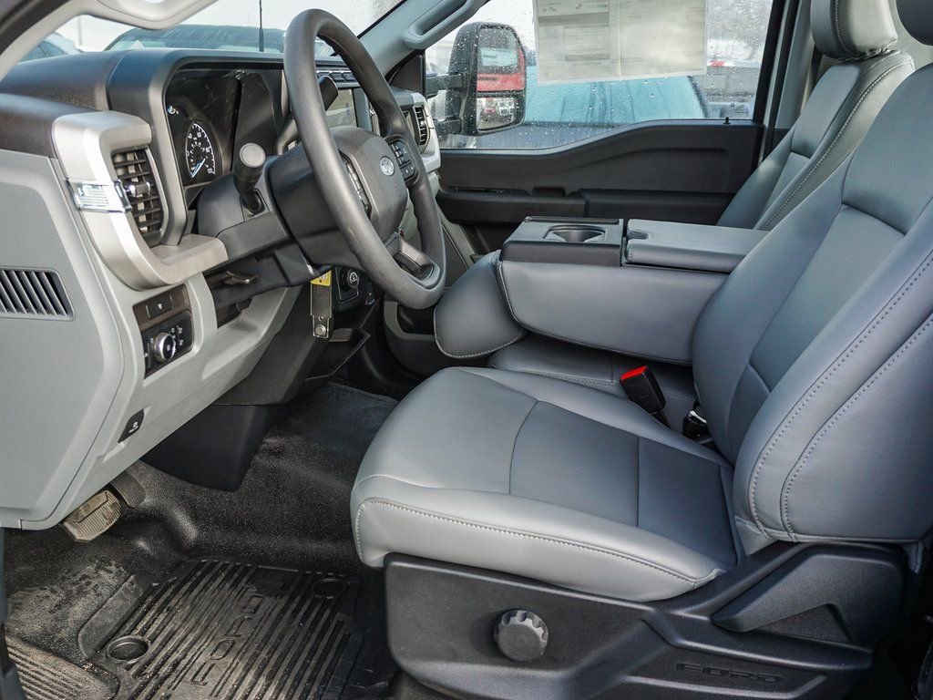 New 2024 Ford F250 XL w/ XL Chrome Package image 17