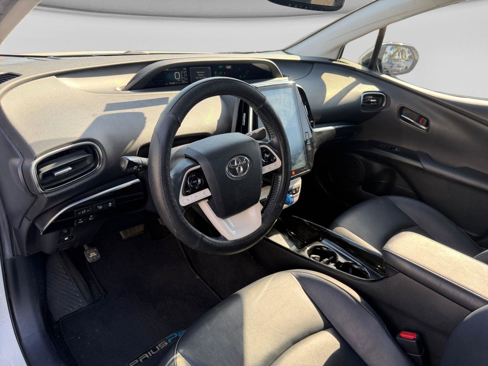 Used 2017 Toyota Prius Prime Advanced w/ Carpet Mat Package FWD image 14