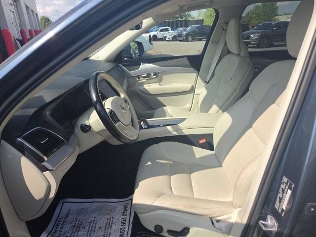 Used 2023 Volvo XC90 B5 Core AWD/4WD image 10