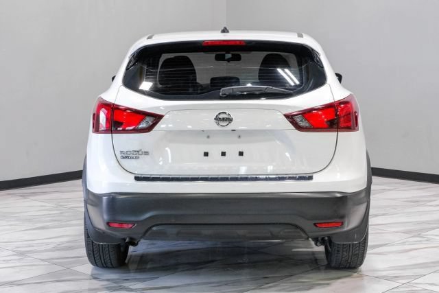 Used 2018 Nissan Rogue Sport S w/ S Appearance Package FWD image 13