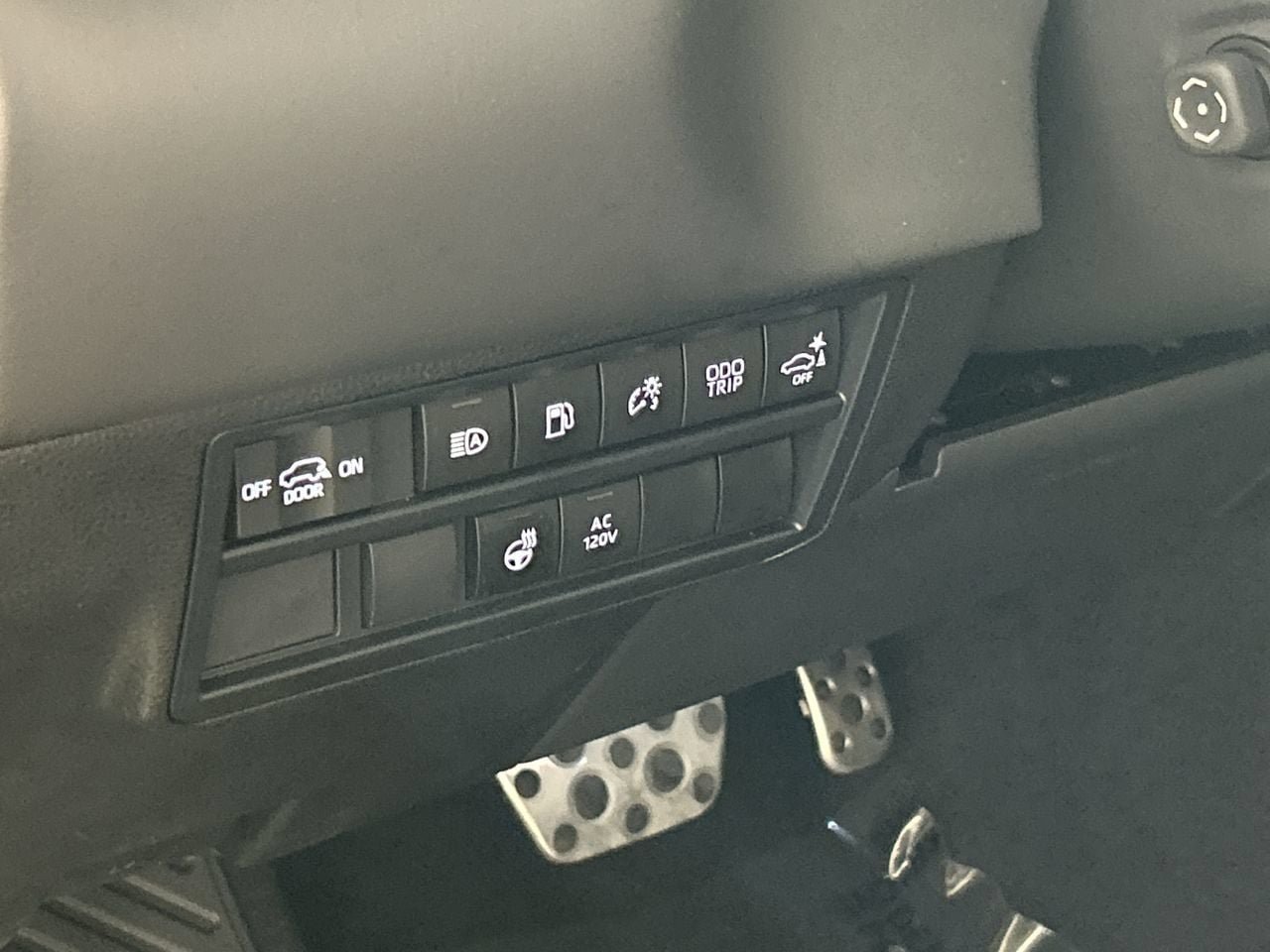 Used 2025 Toyota Sequoia Platinum w/ TRD Off-Road Package AWD/4WD image 13