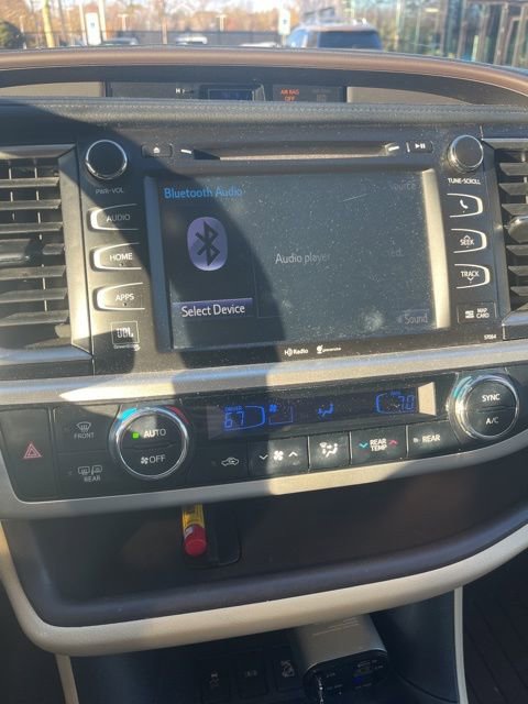 Used 2015 Toyota Highlander Limited image 16