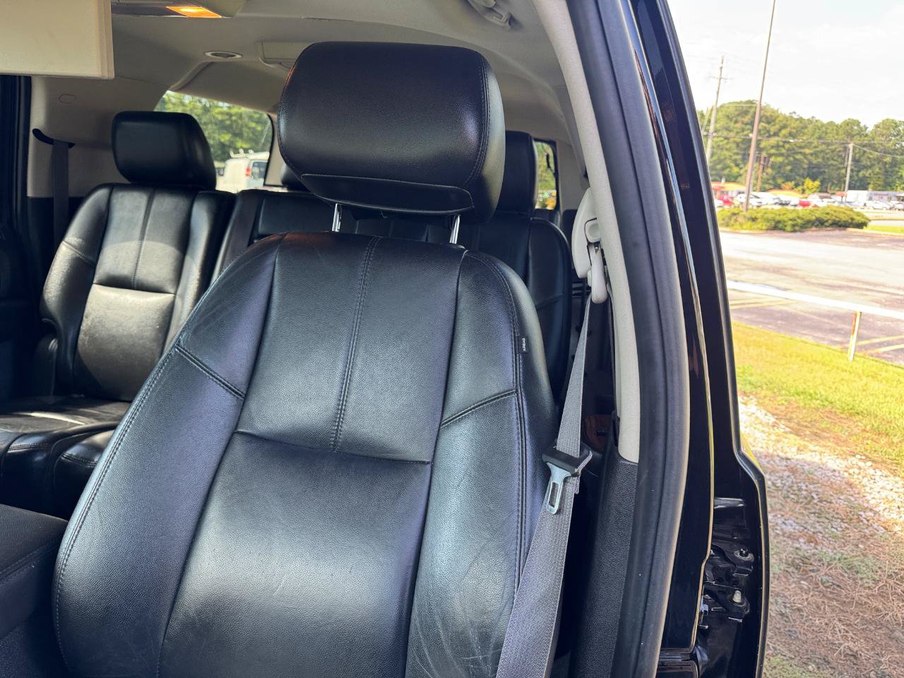 Used 2014 Chevrolet Suburban LT w/ Luxury Package RWD image 32