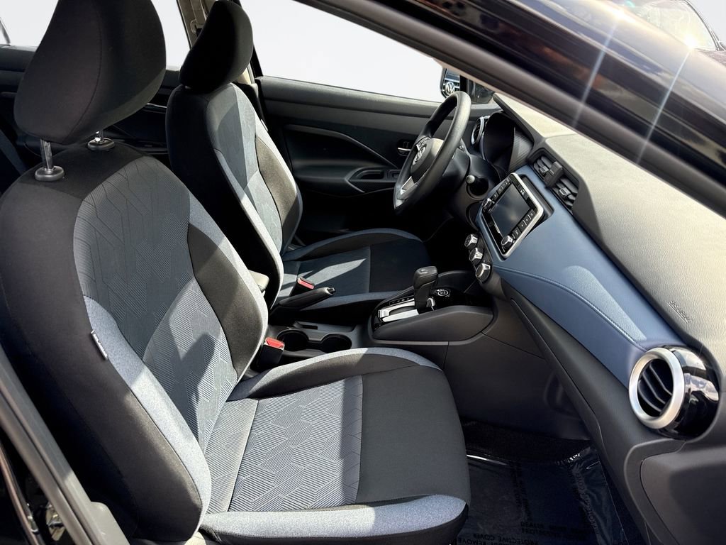 Used 2025 Nissan Versa SV w/ Trunk Package FWD image 25