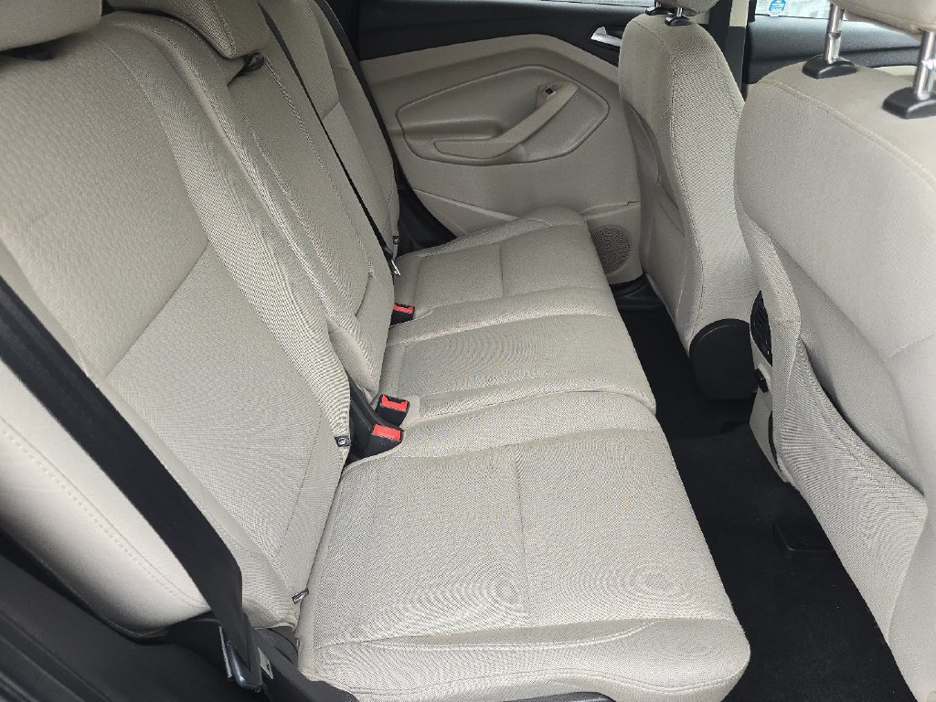 Used 2019 Ford Escape SE FWD image 16